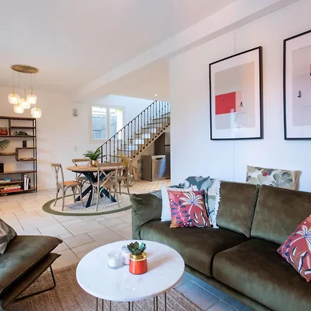 C8 - Staywiz Us -lovely House 4 Bdr - Pool, Ac, Garage & Wifi Вилла *