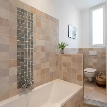 Villa C8 - Lovely House 4 Bdr - Pool, Ac, Garage & Wifi