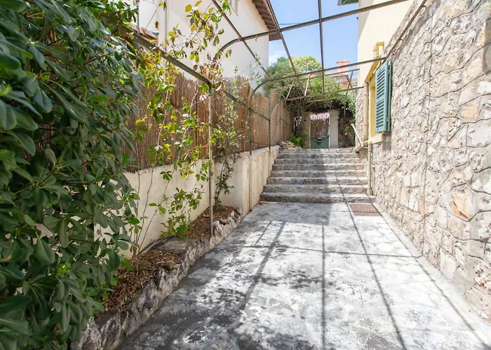 C8 - Lovely House 4 Bdr - Pool, Ac, Garage & Wifi * Cannes