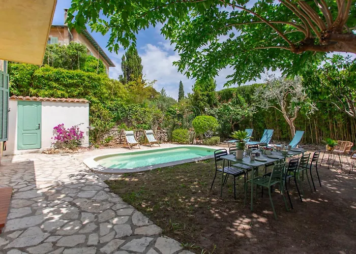 C8 - Lovely House 4 Bdr - Pool, Ac, Garage & Wifi Villa