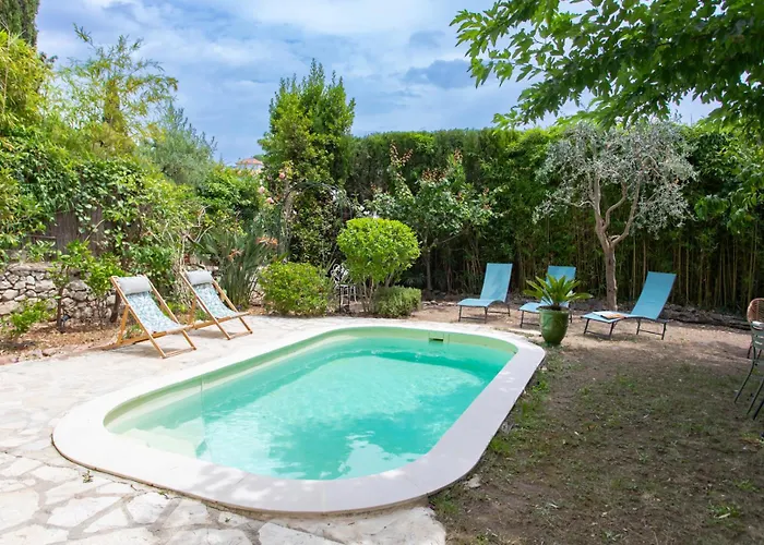 C8 - Lovely House 4 Bdr - Pool, Ac, Garage & Wifi Villa