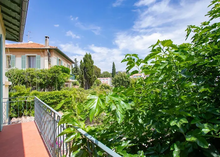 C8 - Lovely House 4 Bdr - Pool, Ac, Garage & Wifi Villa *