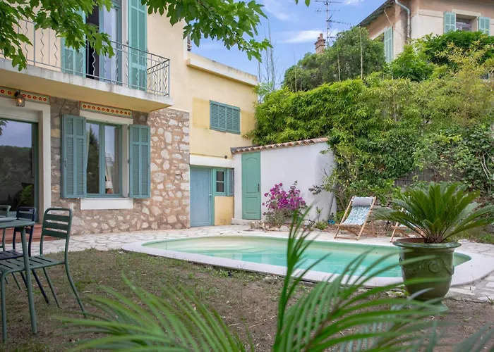 C8 - Lovely House 4 Bdr - Pool, Ac, Garage & Wifi Villa