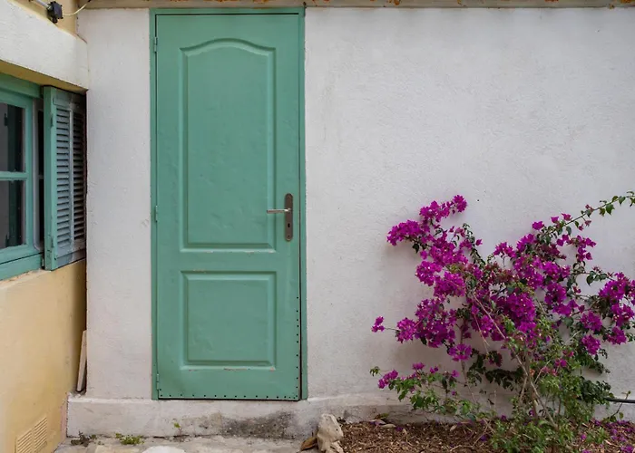 C8 - Lovely House 4 Bdr - Pool, Ac, Garage & Wifi Villa