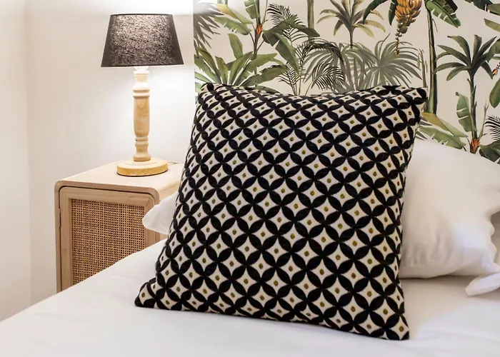 C8 - Lovely House 4 Bdr - Pool, Ac, Garage & Wifi