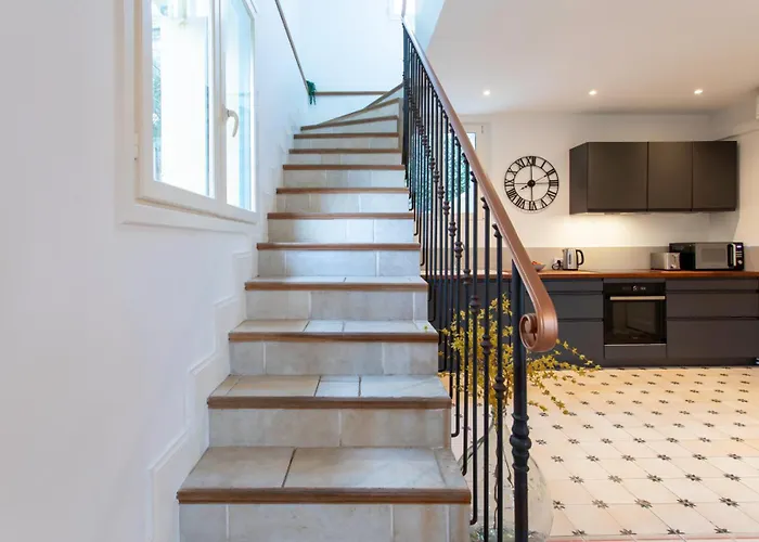 C8 - Lovely House 4 Bdr - Pool, Ac, Garage & Wifi