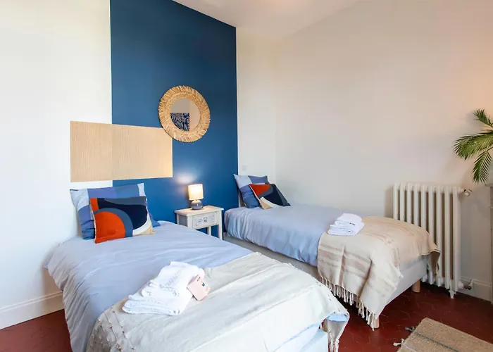 C8 - Lovely House 4 Bdr - Pool, Ac, Garage & Wifi Villa