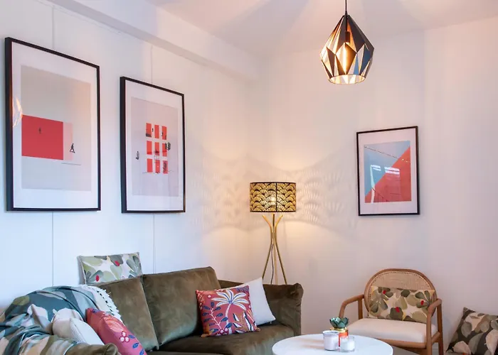 C8 - Lovely House 4 Bdr - Pool, Ac, Garage & Wifi *