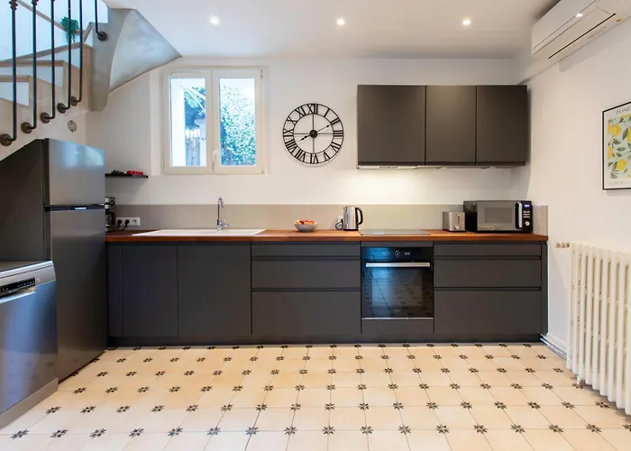 C8 - Lovely House 4 Bdr - Pool, Ac, Garage & Wifi