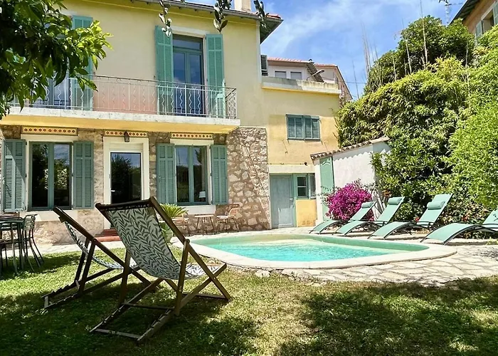 C8 - Lovely House 4 Bdr - Pool, Ac, Garage & Wifi Villa